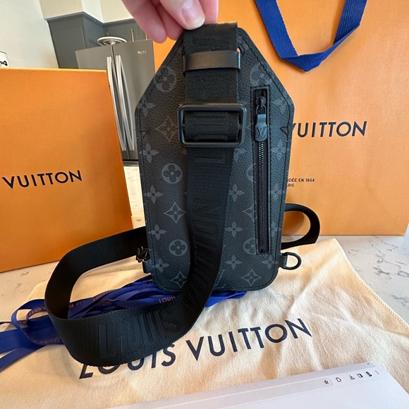 LOUIS VUITTON Saumur Slingbag Monogram Eclipse Authentic Box Receipt Exceptional - Picture 4 of 16